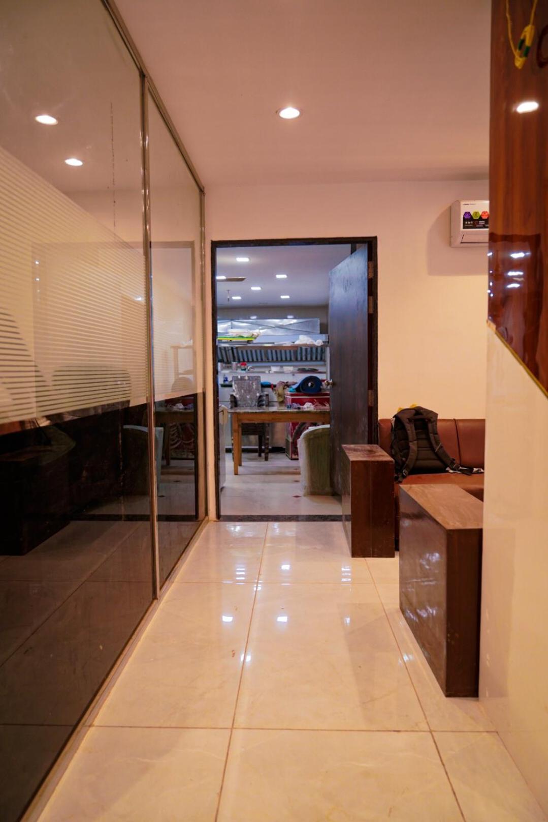 The Flamboyant Natraj Hotell Bharuch Eksteriør bilde