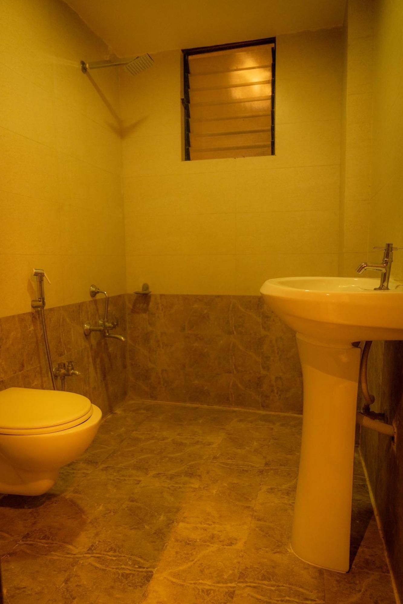 The Flamboyant Natraj Hotell Bharuch Eksteriør bilde
